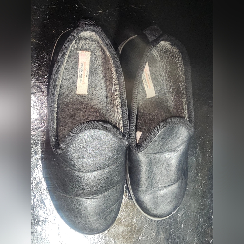Weatherproof Vintage Men's Fleece-lined Faux-Leather Slippers Black Size 8-9